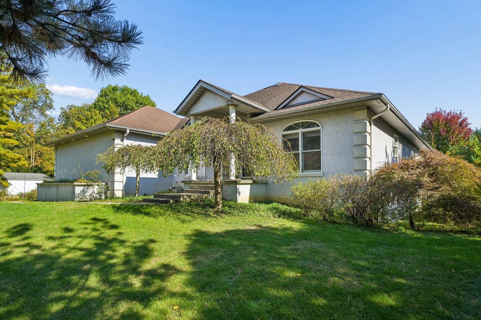 Property Photo: 1412 Hickory Run Drive OH 43204