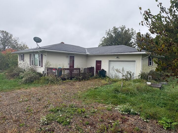 Property Photo:  5796 Township Road  OH 43019 
