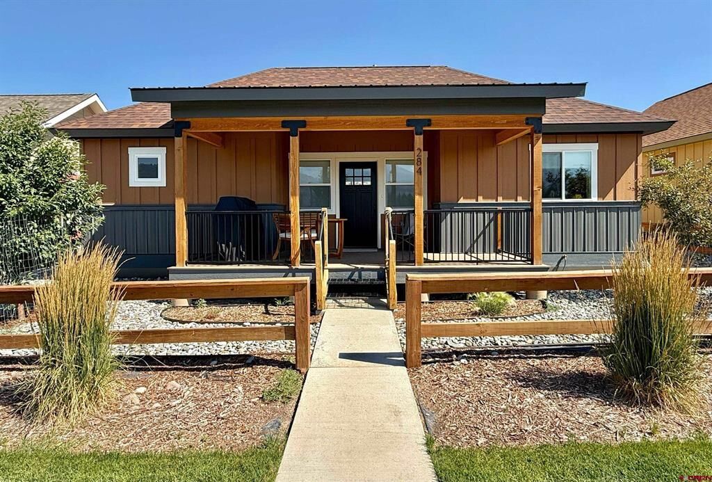 Property Photo:  208 Redcliff Drive  CO 81432 