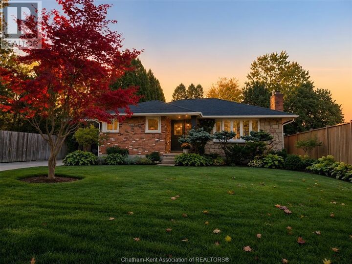 Property Photo:  118 Lancefield Place  ON N7L 2M4 