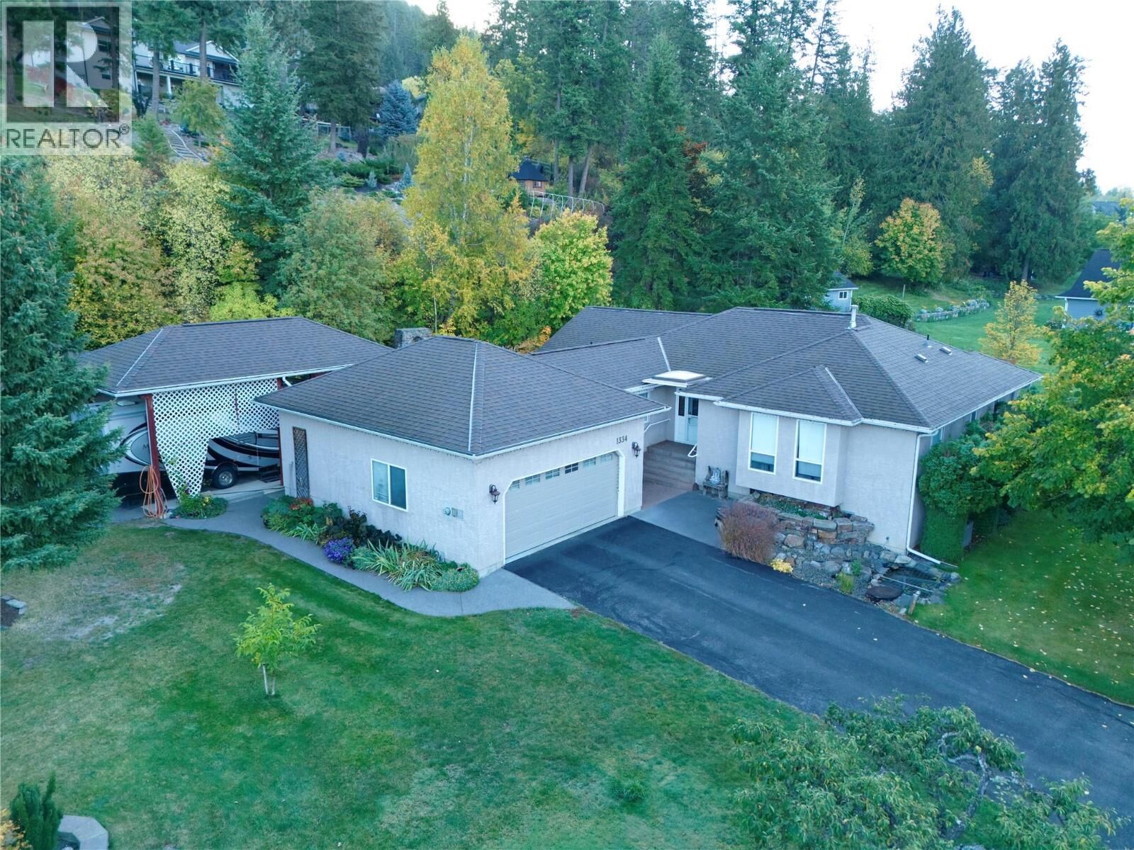 Property Photo:  1334 8th Avenue North  BC V0B 1G6 