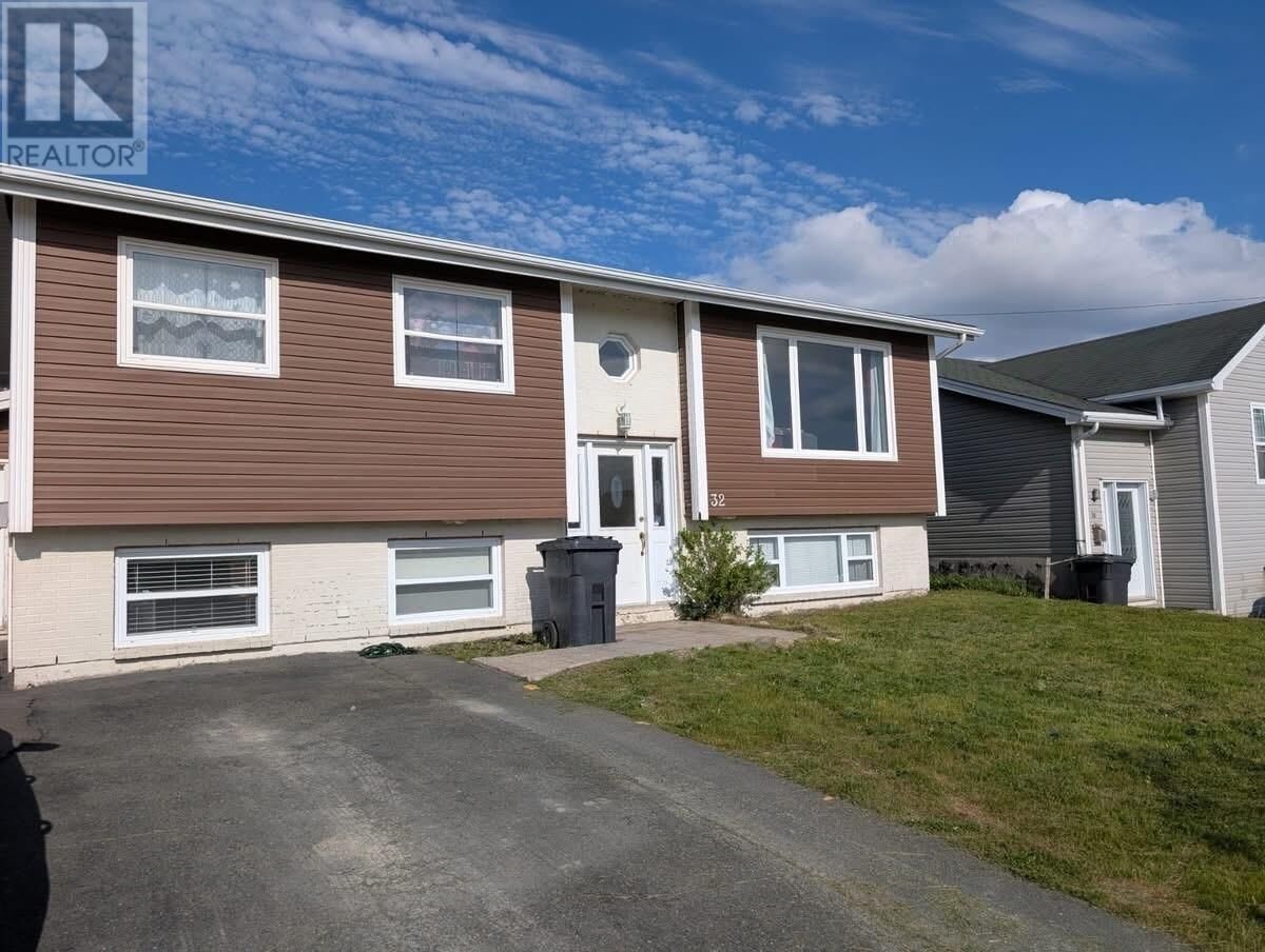 Property Photo:  32 Wyatt Boulevard  NL A1N 3H7 