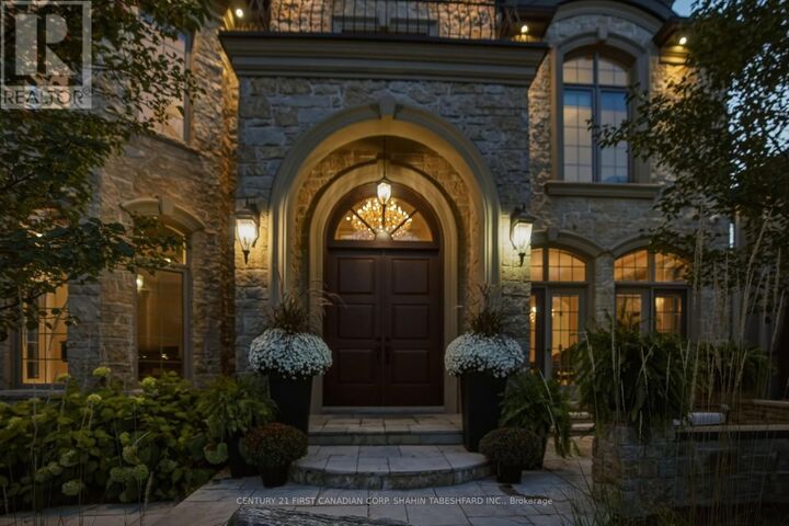 Property Photo: 2425 Waterside Close ON N6G 0M1
