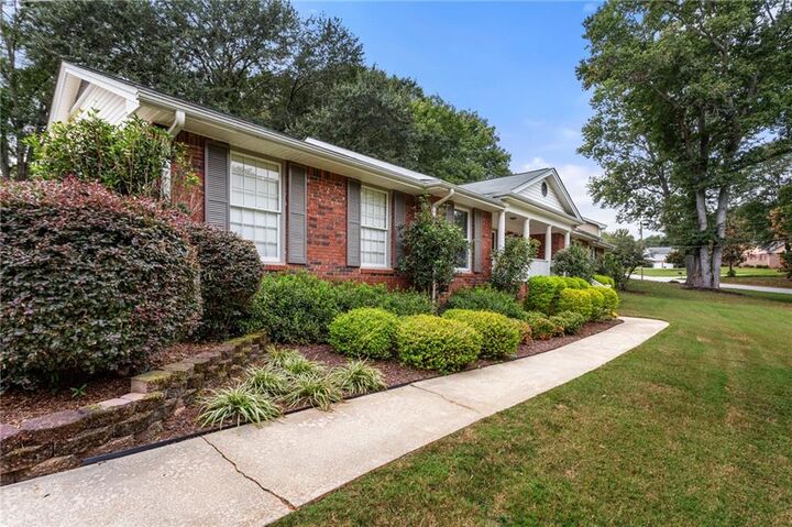 Property Photo: 1749 Rangewood Drive SW GA 30047