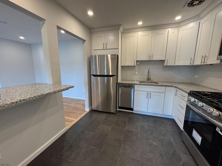 Property Photo:  288 Hoover Ave 2  NJ 07003 
