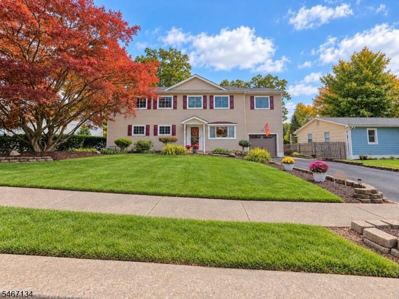 Property Photo: 7 Perrelli Ln NJ 07438