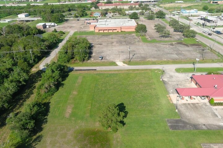 Property Photo:  1100 6th Street  TX 77571 