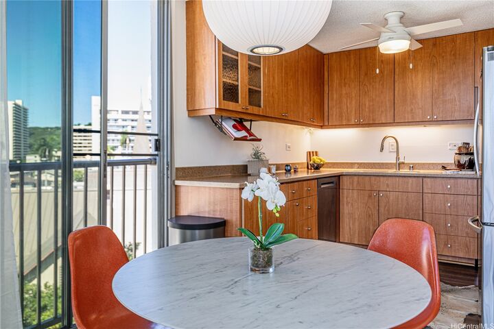 Property Photo:  1634 Makiki Street 606  HI 96822 