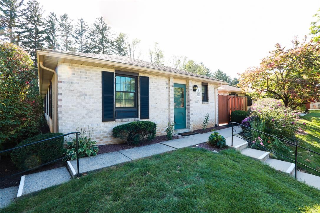 Property Photo: 2926 Whitemarsh Place F PA 18062