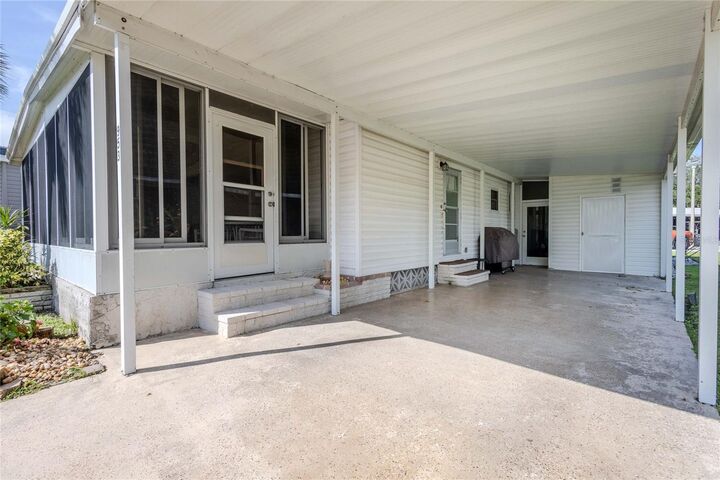 Property Photo: 2100 Kings Highway 953 FL 33980