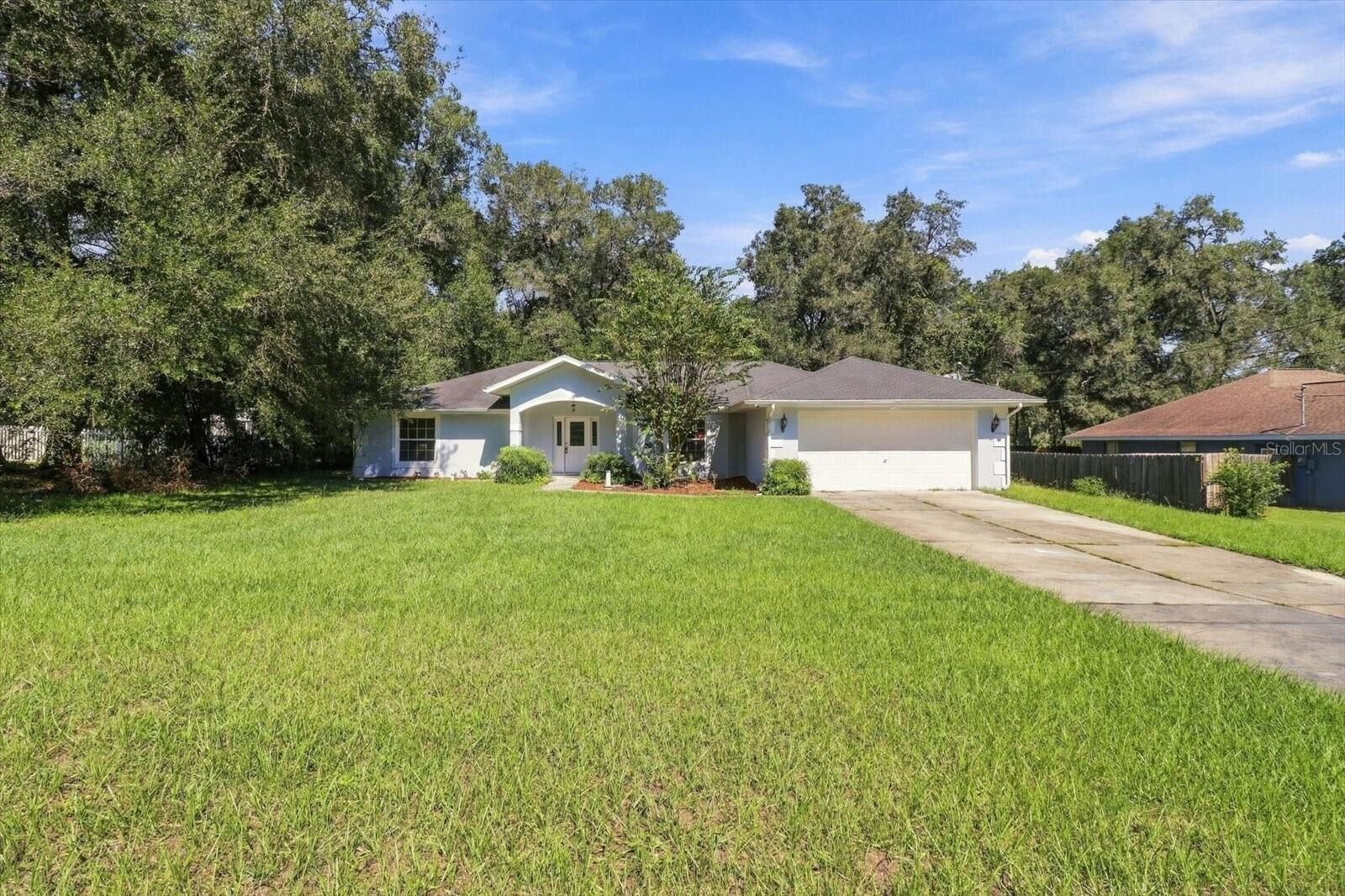 Property Photo: 3075 E Crown Drive FL 34453