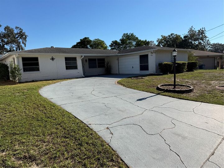 Property Photo: 7400 Hiawatha Parkway FL 34606