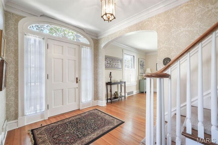 Property Photo:  815 N Kirkwood Road  MO 63122 