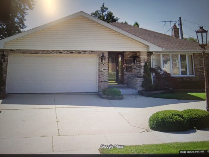 Property Photo: 1419 E Lincoln Avenue IL 60018