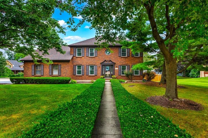 Property Photo: 877 Bonnie Brae Lane IL 60440