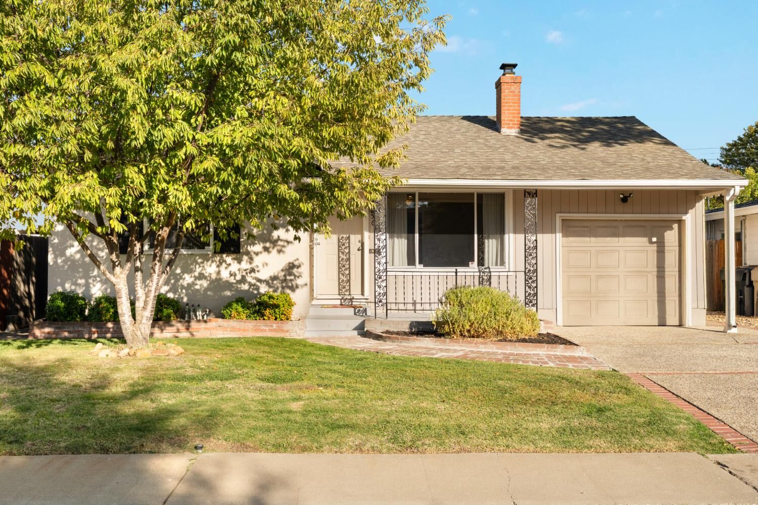 Property Photo: 5641 Johns Drive CA 95822