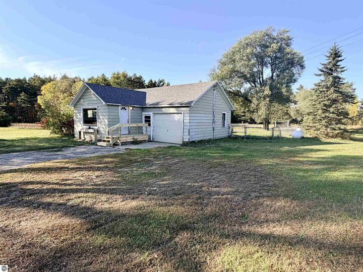 Property Photo: 4774 W 16 Road MI 49668