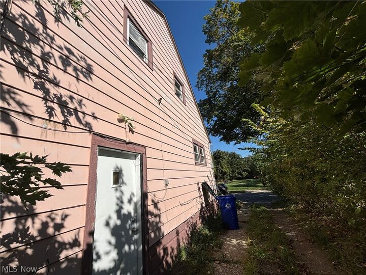 Property Photo: 4678 E 147th Street OH 44128