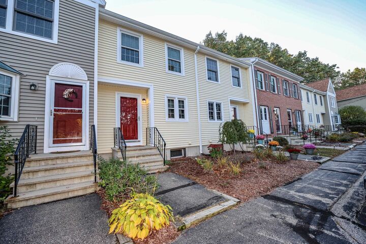 Property Photo: 132 Fox Hollow Way NH 03104