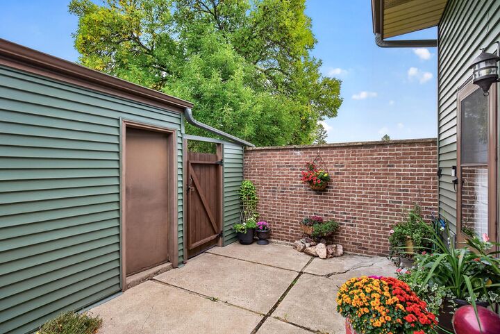 Property Photo:  1802 Humboldt Avenue  MN 55118 