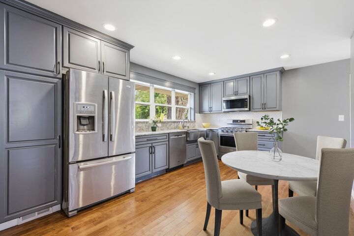 Property Photo: 1476 Burns Avenue MN 55106