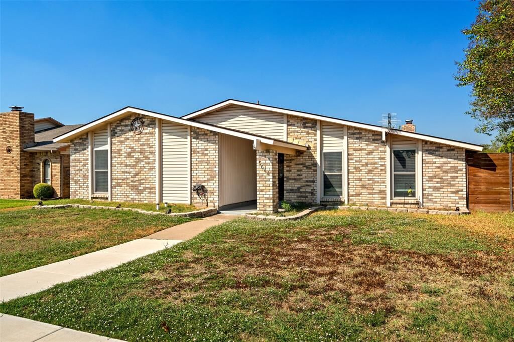 Property Photo:  5644 Twitty Street  TX 75056 
