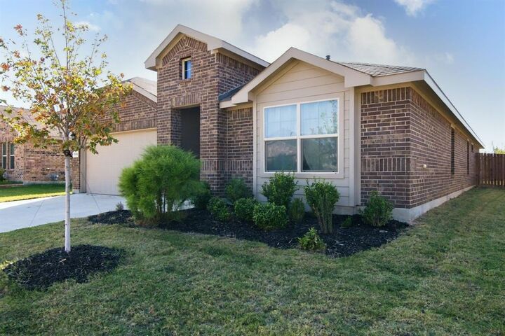 Property Photo:  7933 Twin Forks Drive  TX 76131 