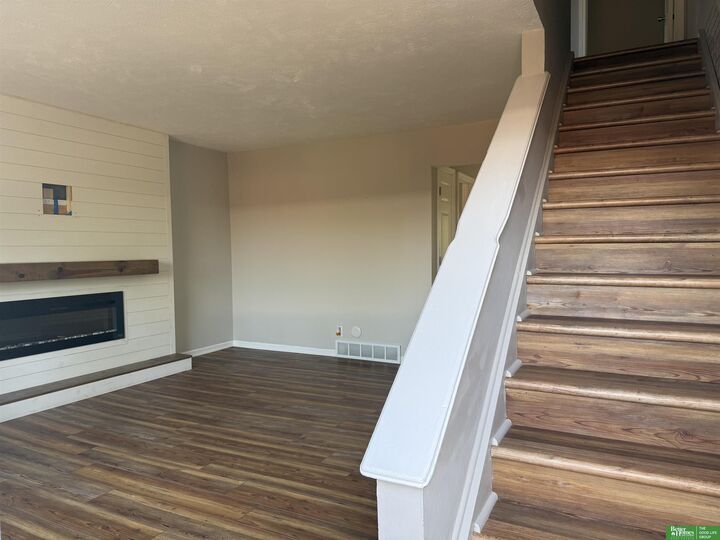 Property Photo:  2005 Winnie Drive 8  NE 68005 