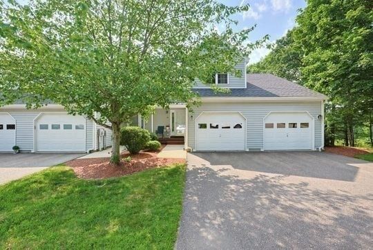 Property Photo:  42 Mountain Laurel Ln 42  MA 01420 