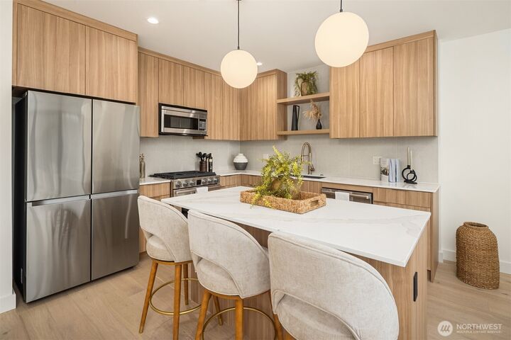 Property Photo:  614  5th Avenue S C107  WA 98020 