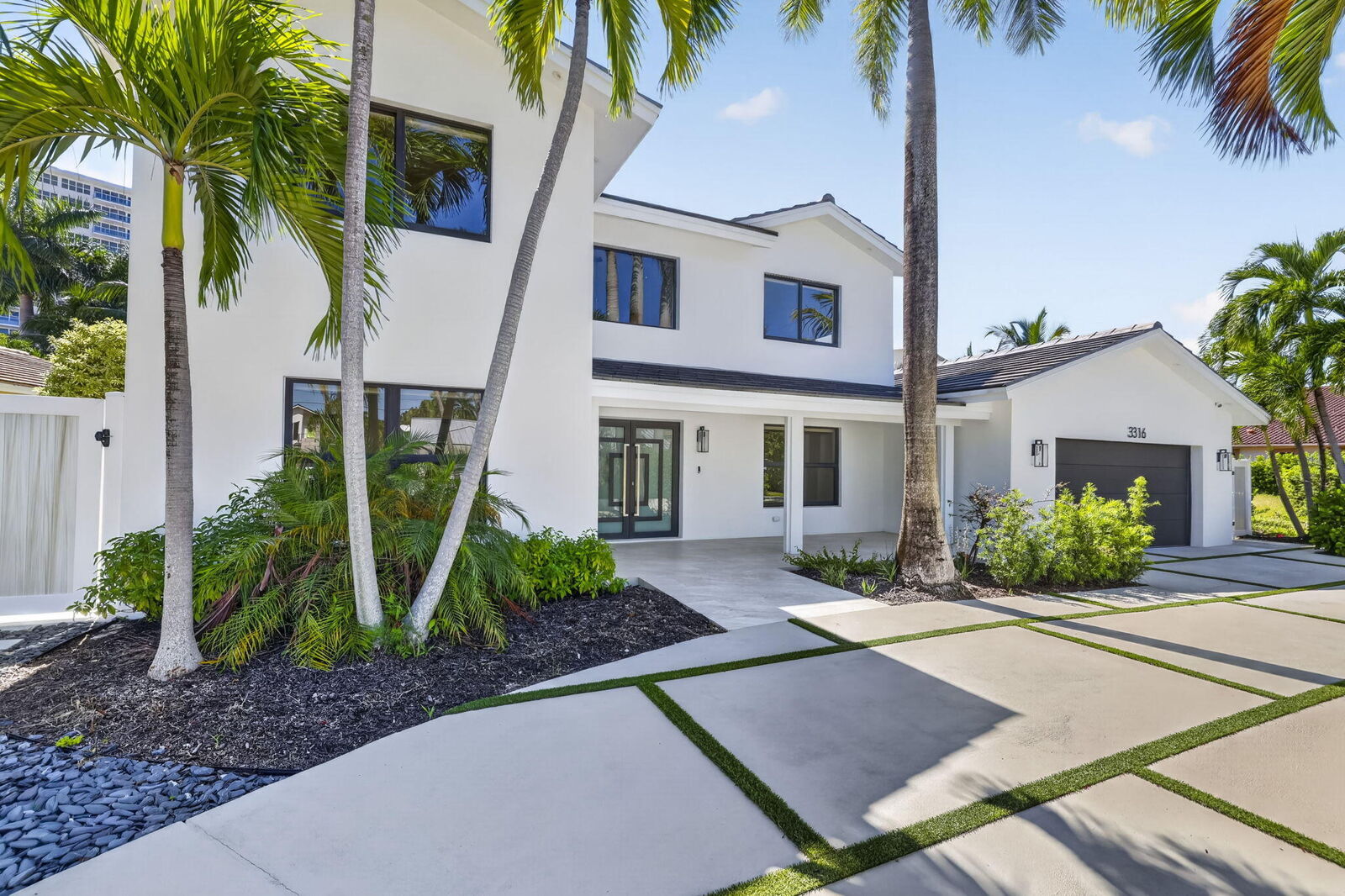 Property Photo: 3316 NE 37th Street FL 33308