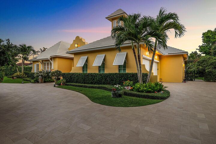 Property Photo: 10329 Prestwick Road FL 33436