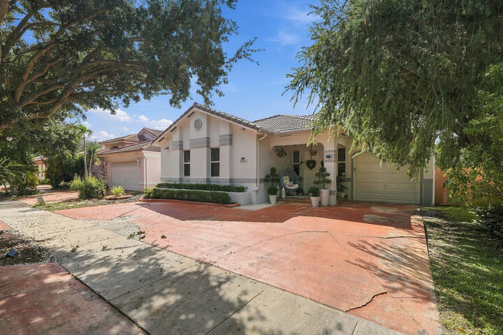 Property Photo: 9062 NW 148th Terrace FL 33018