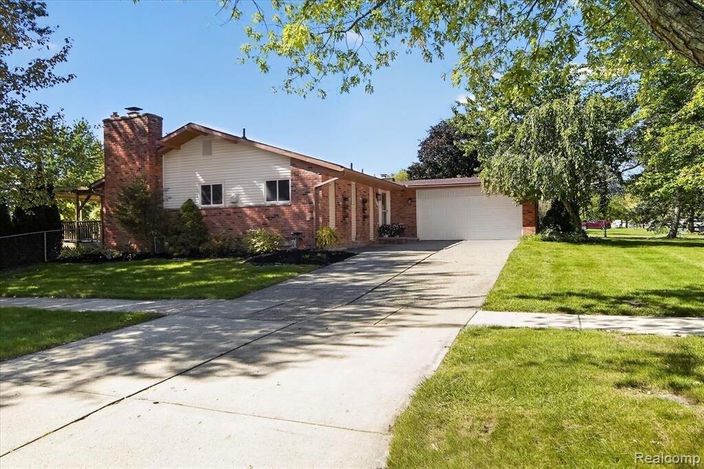 Property Photo:  36471 Gardner Street  MI 48152 