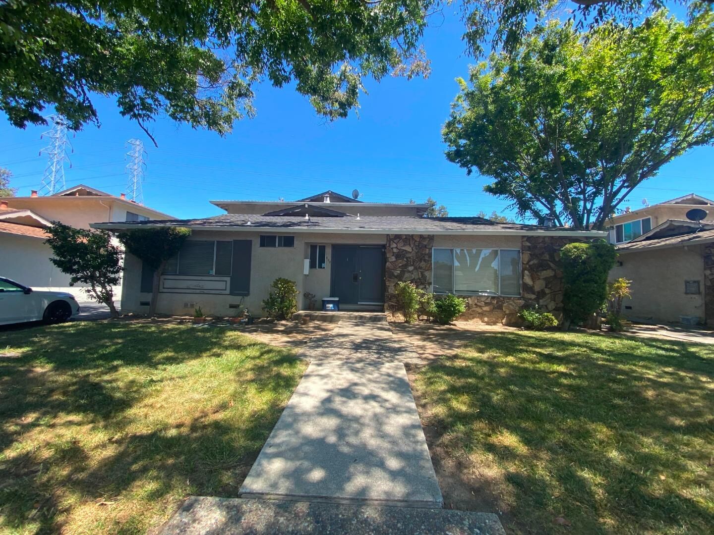 Property Photo:  490 Hawthorn Avenue  CA 94086 