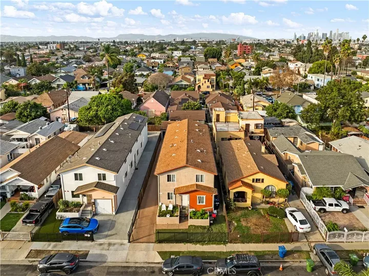 Property Photo:  831 W 50th  CA 90037 