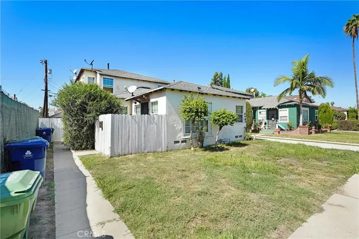 Property Photo:  6407 Whitman  CA 91406 