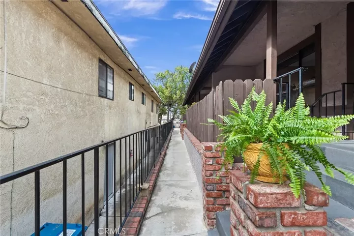 Property Photo:  504 S Monterey 3  CA 91801 