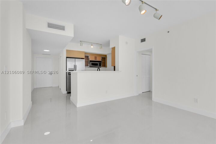 Property Photo:  325 S Biscayne Blvd 3117  FL 33131 