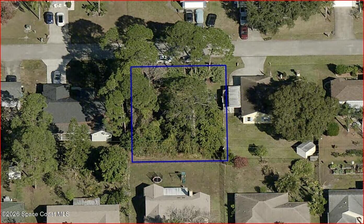 Property Photo: 1418 Kaslo Circle NW FL 32907