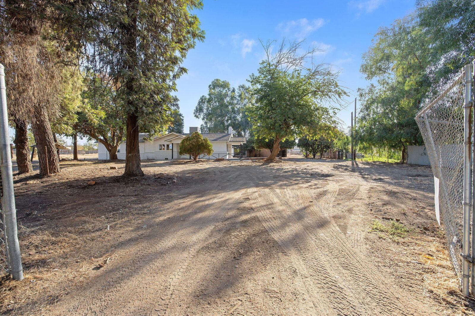 Property Photo:  20288 Road 196  CA 93247 