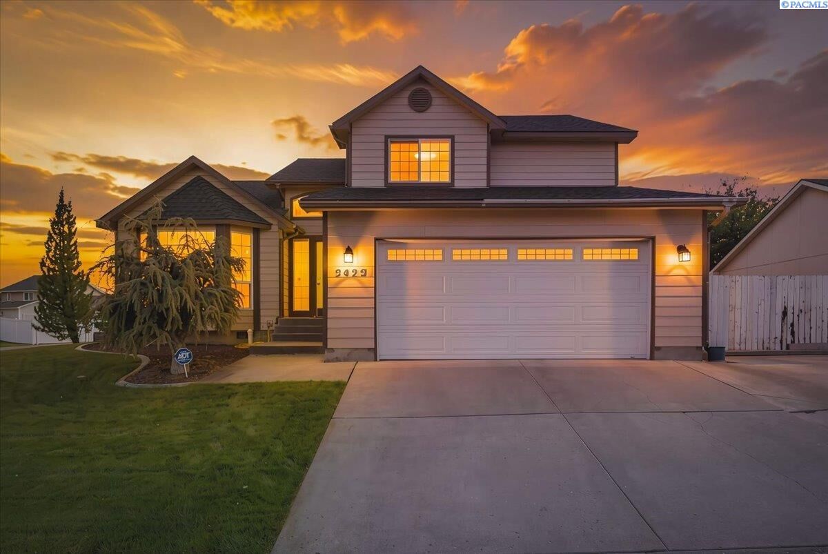 Property Photo: 2422 S Arthur Ct WA 99338