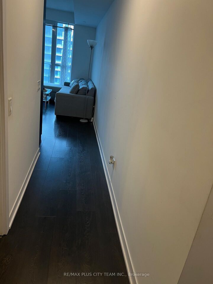 Property Photo:  87 Peter Street 4613  ON M5V 2G4 