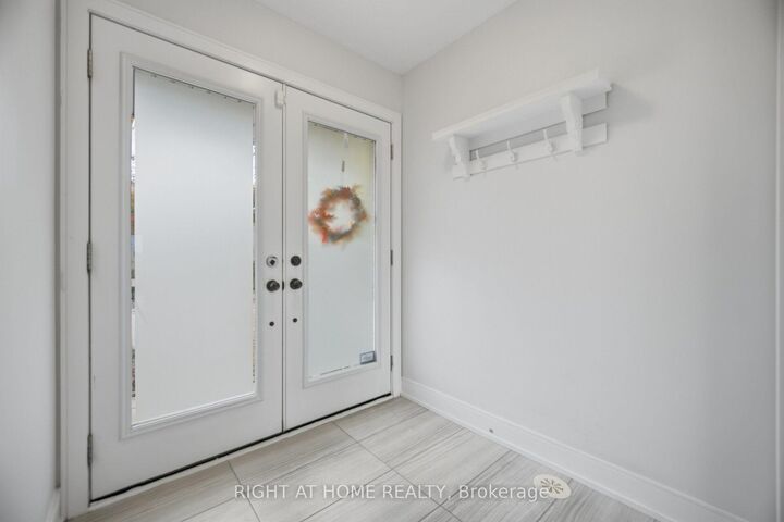 Property Photo:  36 Whitehorn Lane  ON L7G 0K1 