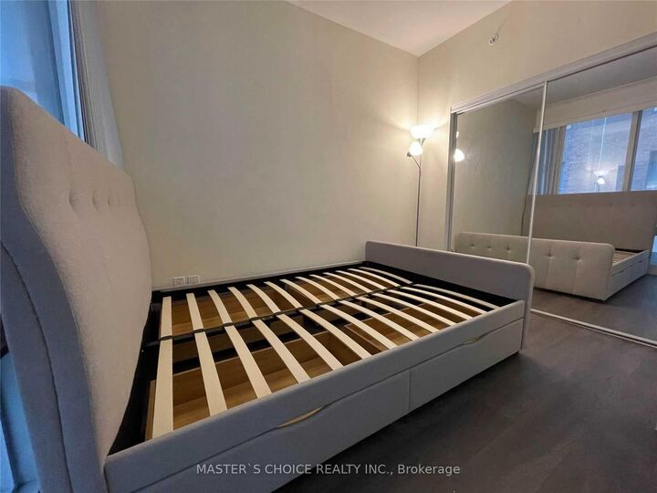 Property Photo:  70 Temperance Street 709  ON M5H 4E8 