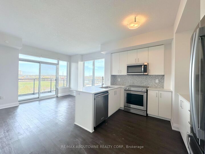 Property Photo: 2333 Taunton Road 605 ON L6H 0N5