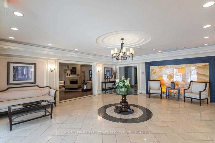 Property Photo:  25 Earlington Avenue 219  ON M8X 3A3 