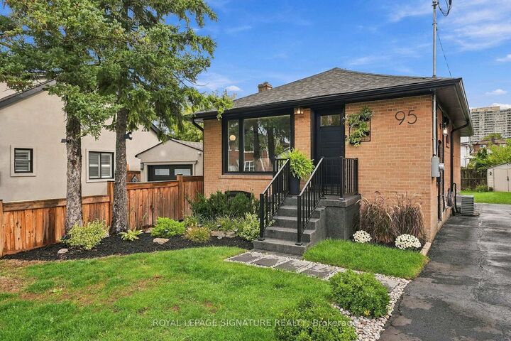 Property Photo:  95 Laurel Avenue  ON M1K 3J8 