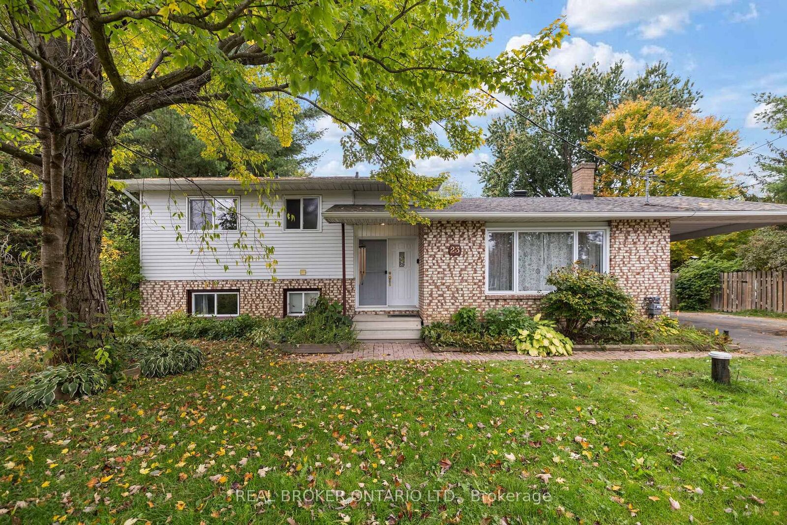 Property Photo:  23 Louise Crescent  ON K0A 1W0 