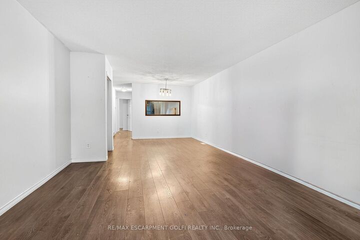 Property Photo:  133 Northgate Drive Main Floor  ON L3C 5Y3 